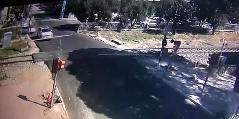 Hemzemin geçitte korkunç kaza!