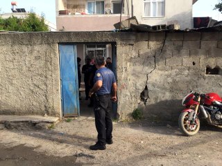 Evde patlama: 1'i çocuk 3 kişi ağır yaralandı