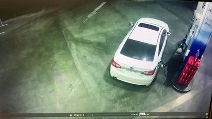 ext-hombre-rocia-de-gasolina-a-asaltantes-en-chile-020521