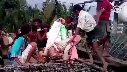 Arakanlı Müslümanlar 'yaşamak' için kaçıyor!