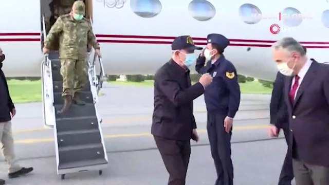 Bakan Akar, Muharip Hava Kuvveti Komutanlığının bulunduğu Eskişehir'e geldi