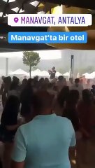 Antalya'da maskesiz mesafesiz 'tam kapanma' partisi