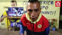 El Perro Rabioso y la afición azulcrema muestran su apoyo a América en el Clásico Capitalino.