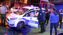 SULTANGAZİ'DE MİNÜBÜS POLİS ARACINA ÇARPTI 3 YARALI