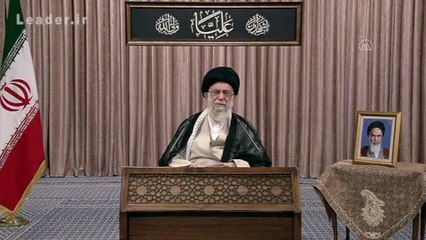 İran lideri Hamaney, Zarif'i "ABD'nin sözlerini tekrarlamakla" suçladı