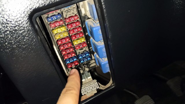 No prende cuadro de instrumentos del Tsuru, luces trasera, de los cuartos ni de la placa trasera| SOLUCIÓN