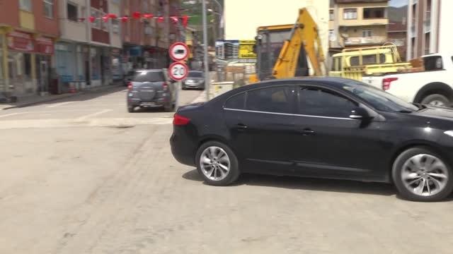 KASTAMONU - İlçenin ilk belediye otobüsüne şoför bulunamayınca direksiyona Belediye Başkanı geçti