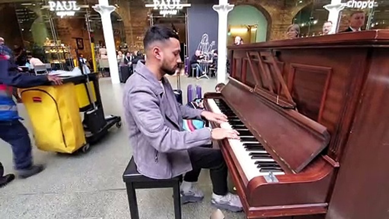 Howls Moving Castle Public Piano
