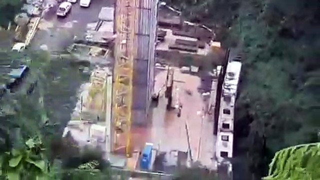 Projet Autoroute M 1 - A 1 : Les deux piles du pont ont pris forme