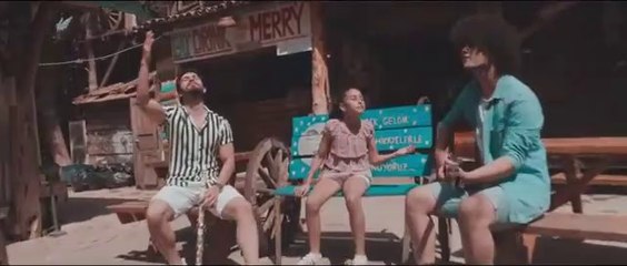 Burak & Barış feat. Özlem - Uzak Ol