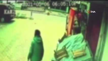 Sebze ve meyveleri seçerek böyle çaldı