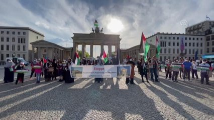 İsrail'in Filistinlilere yönelik saldırıları Berlin'de protesto edildi