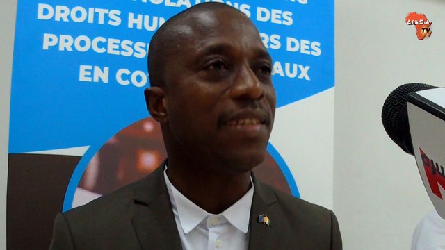 Des jeunes gens vêtus de treillis, ont pris une part active aux combats