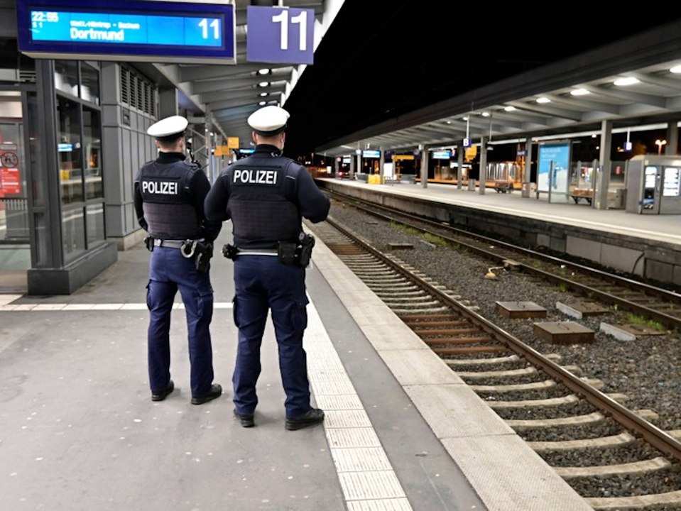 Mehrheit der Deutschen findet die Ausgangssperre unangemessen