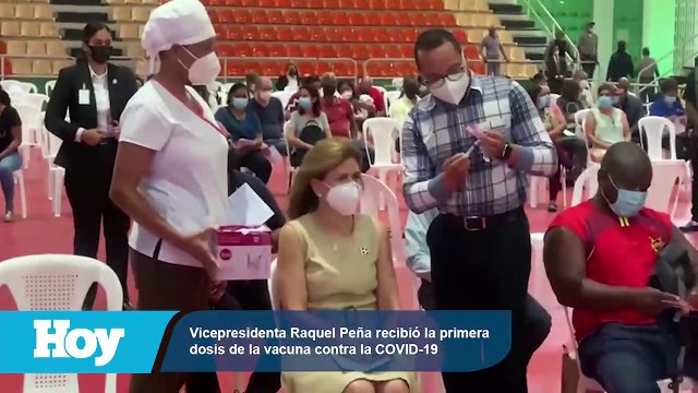 Vicepresidenta Raquel Peña recibió la primera dosis de la vacuna contra la COVID-19