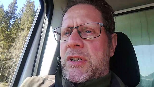 Käsi nousee Herra siunaa Seppo Lehto valtuustoon Tampereen kuntavaaleissa