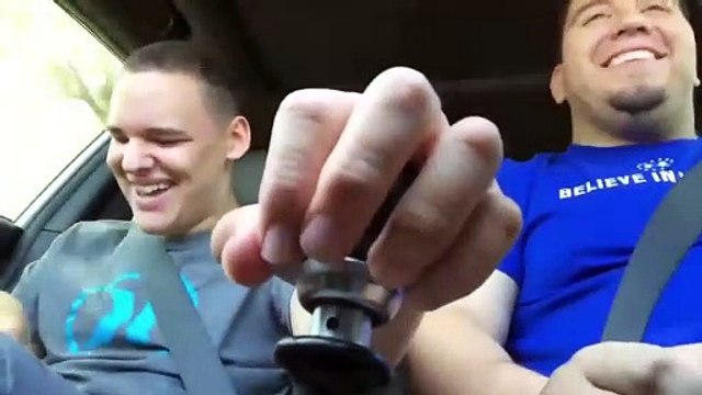 Gözleri görmeyen oğlunun hayalini gerçekleştiren baba