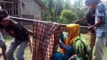 Pilu! Ibu Hamil Ditandu Pakai Sarung dan Bambu Karena Akses Jalan Rusak