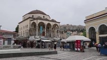 Yunanistan'da kafe ve restoranlar hizmet vermeye başladı