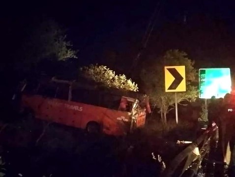 Son dakika haber... - Pakistan'da otobüs kazası: 15 ölü, 20 yaralı