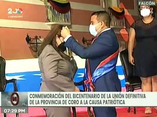 Gob. Víctor Clark entrega Orden Josefa Camejo a Min. Carmen Meléndez
