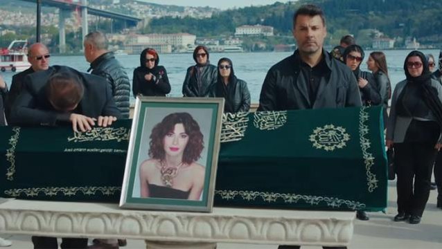 Yasak Elma dizisine veda eden Nesrin Cavadzade'de dikkat çeken gönderme