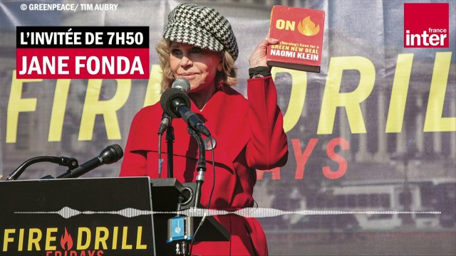 Simone Signoret m'a emmenée à ma première manifestation avec Jean-Paul Sartre et Simone de Beauvoir(Jane Fonda)