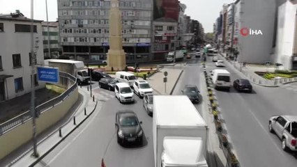 Bayrampaşa'da denetim noktasında araç kuyruğu