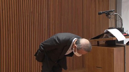 [뉴스큐] 남양유업 회장, 눈물의 사퇴..."자녀 경영권도 없다" / YTN