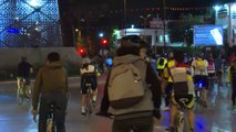 حظر تجول في تونس يدفع هواة الدراجات الهوائية الى احتلال الشارع