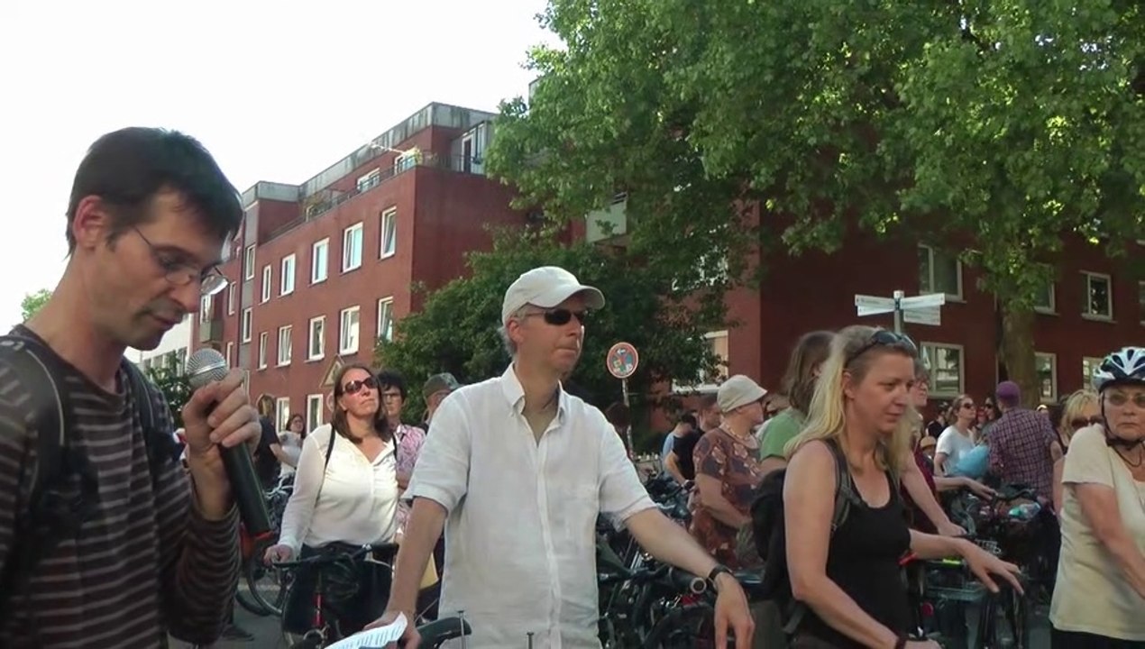 Altonaer Fahrraddemo - Redebeitrag - Recht auf Stadt - MietenMove