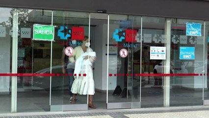 Emiliano Suárez y Carola Baleztena, por fin en casa con su hija Juana