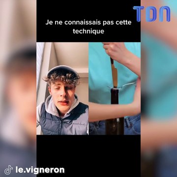 Une technique particulière pour ouvrir une bouteille de vin sans tire-bouchon !