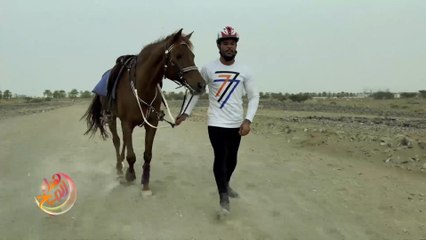 شاب عُماني كفيف يحقق طموحاته في رياضة الفروسية