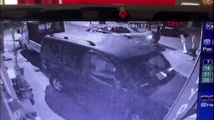 Son dakika haberi | KAĞITHANE'DE 3 KİŞİNİN YARALANDIĞI SİLAHLI KAVGA KAMERADA