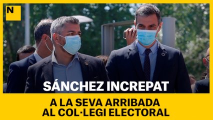 Increpen a Pedro Sánchez a la seva arribada al col·legi electoral