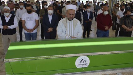 3 yıl önce "öldü" söylentisi yayılan muhtar, yardım kolisi götürürken hayatını kaybetti