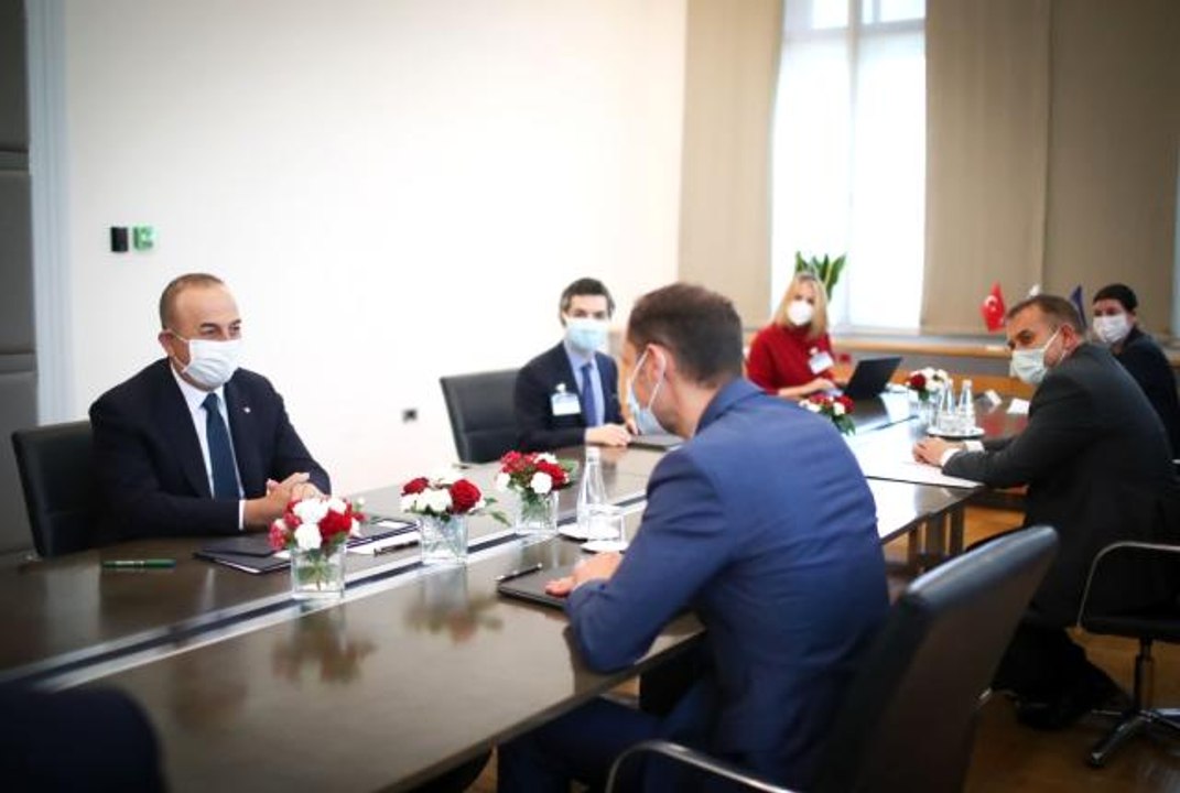 Son dakika haberleri... - Bakan Çavuşoğlu: "İslamofobi, göçmenler ve diğer azınlıklara karşı gerçekleştirilen saldırıları da görüyoruz, birçok batılı ülkede onların da...