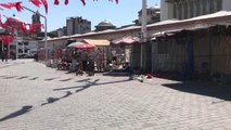 Taksim Meydanı'ndaki çiçekçiler yeni yerlerine taşındı