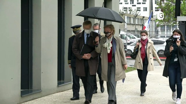 Reportage - La secrétaire d'Etat aux personnes handicapées Sophie Cluzel visite Clinatec et ses innovations