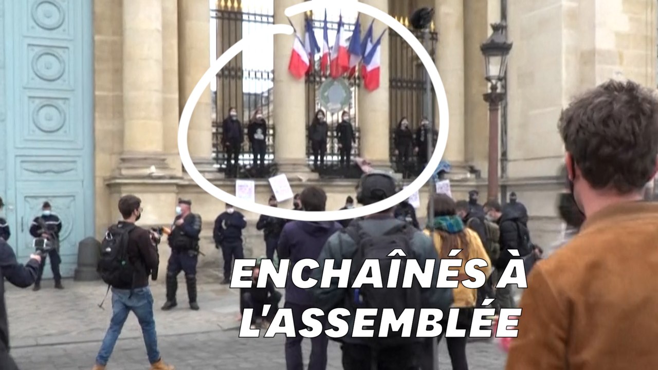 Extinction Rébellion s'enchaîne à l'Assemblée contre les abandons de la loi climat