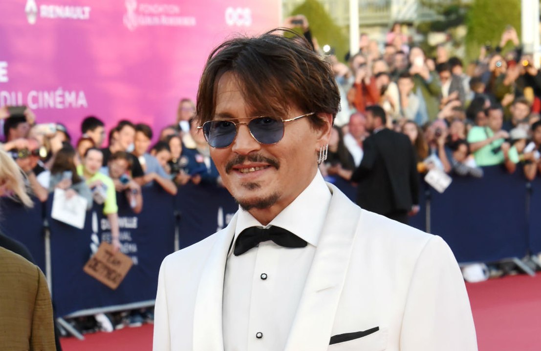 Johnny Depp verkauft Winona Ryder-Gedicht als Teil der NFT-Sammlung
