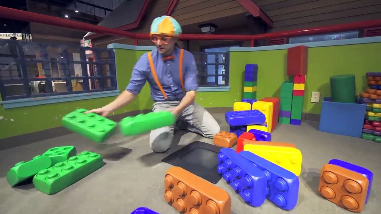 Blippi Visita la Tienda de Paletas Mom and Pop | Aprende Frutas y bocadillos | Videos para Bebés part 2