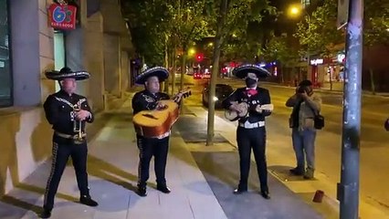 Mariachis en la sede de Ciudadanos
