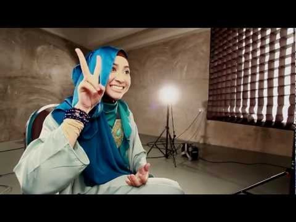 Hijabista's July 2012 Issue: BTS Covershoot Maria Elena