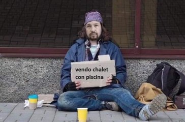 Un mariachi va el 4-M a la sede de Podemos y le canta a Pablo Iglesias: "Rata de dos patas"