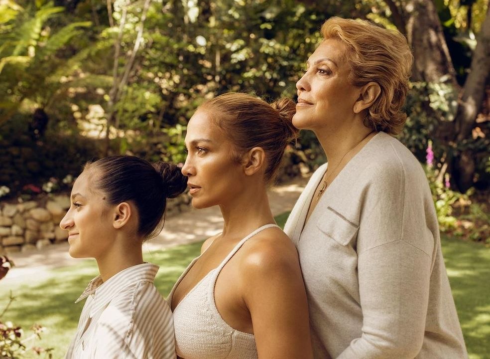 Jennifer Lopez Posted a Photo With Emme and Her Mom and They're All Glowing