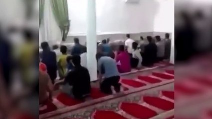 Namaz esnasında camiye keçi girerse...