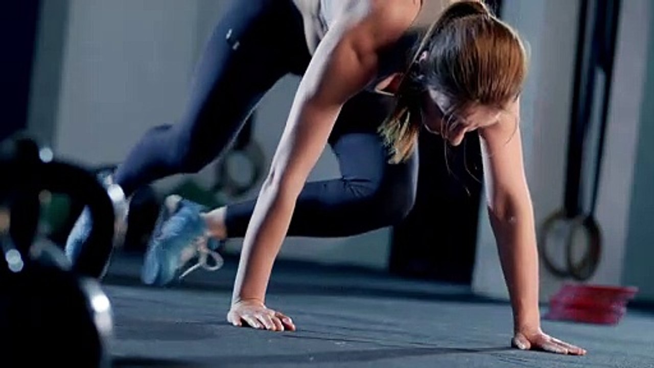 Cara Melakukan Gerakan Squat Thrust yang Baik dan Benar