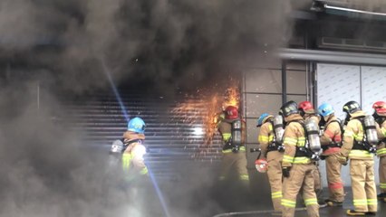 화재 현장에서 배수관 타고 탈출하다 추락해 숨져 / YTN